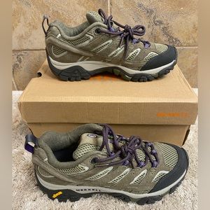 Merrell hiking shoes - Moab 2 vent - women’s size 8 - olive